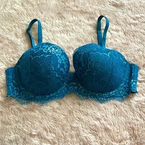 VICTORIA’S SECRET Lace Wired Bra